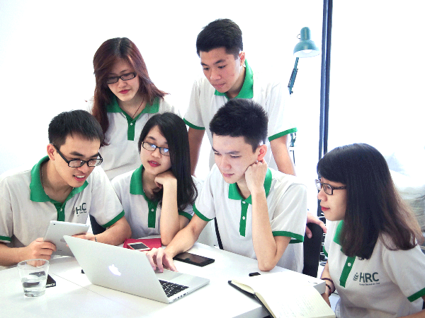 Mặc đồng phục ư? Tại sao không?